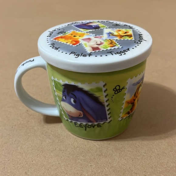 Winnie the Pooh Mug - Picture 3 of 4